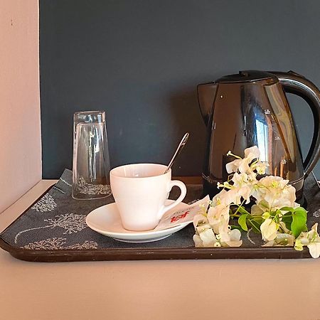 Hotel Villa Les Orchidees Амбатолоака Экстерьер фото