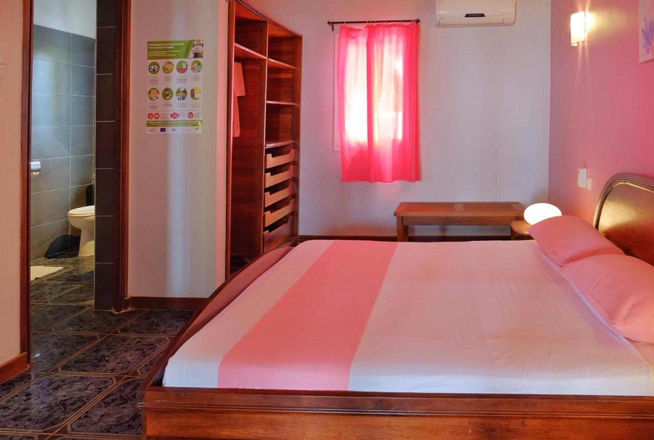 Hotel Villa Les Orchidees Амбатолоака Экстерьер фото