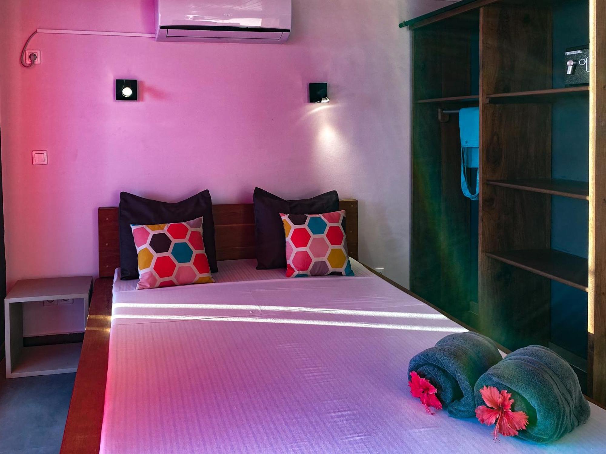 Hotel Villa Les Orchidees Амбатолоака Экстерьер фото
