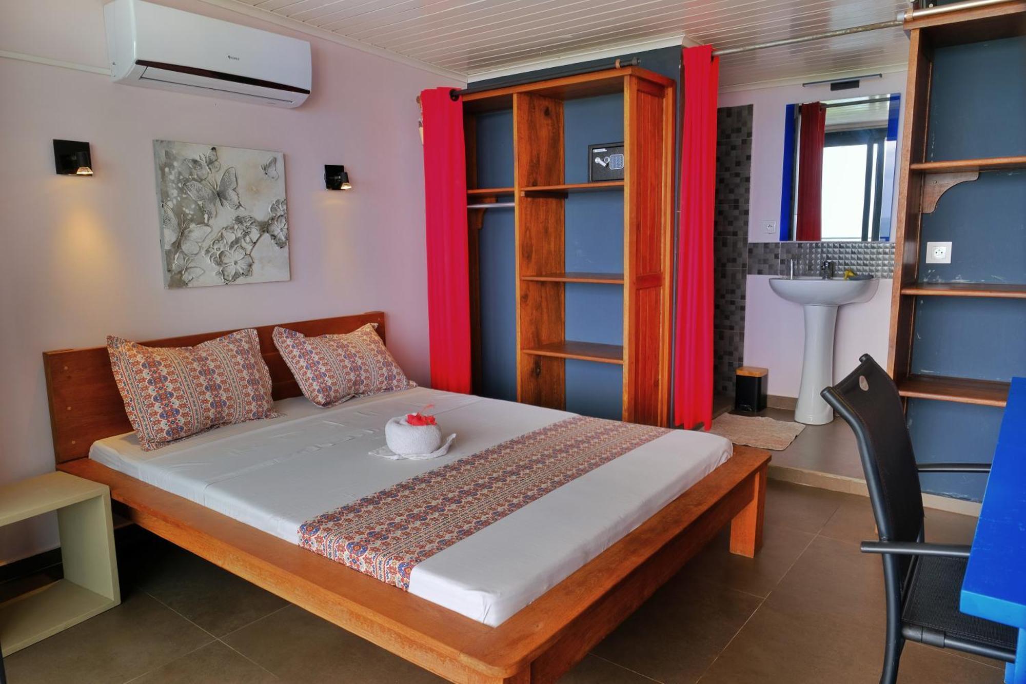 Hotel Villa Les Orchidees Амбатолоака Экстерьер фото